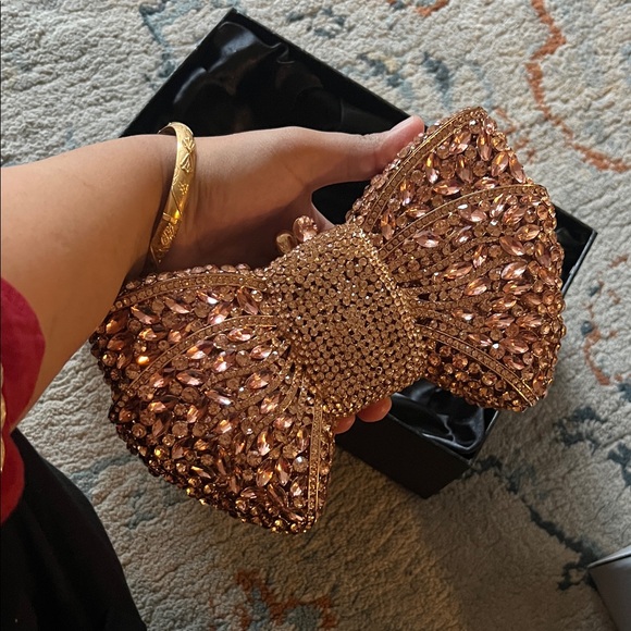 Sparkling Bow Clutch
